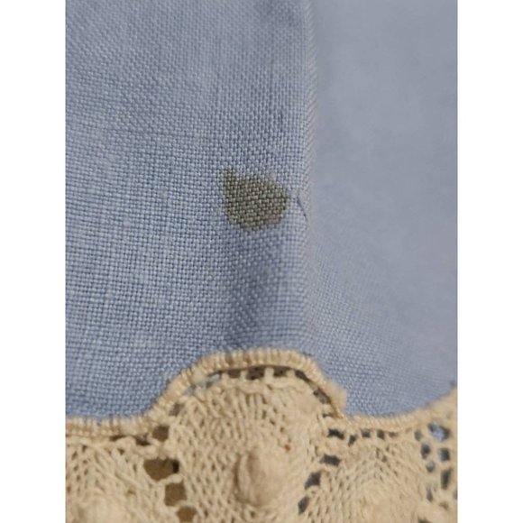 Vintage Blue Ecru Lace Tablecloth*Oversized Tablecloth - Picture 8 of 10